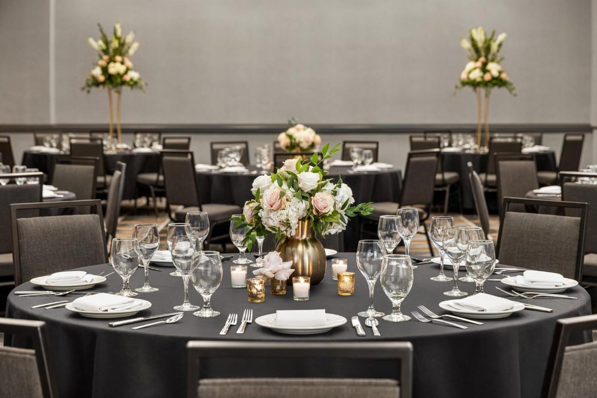 Crowne Plaza Louisville Airport Expo Ctr By Ihg Екстер'єр фото
