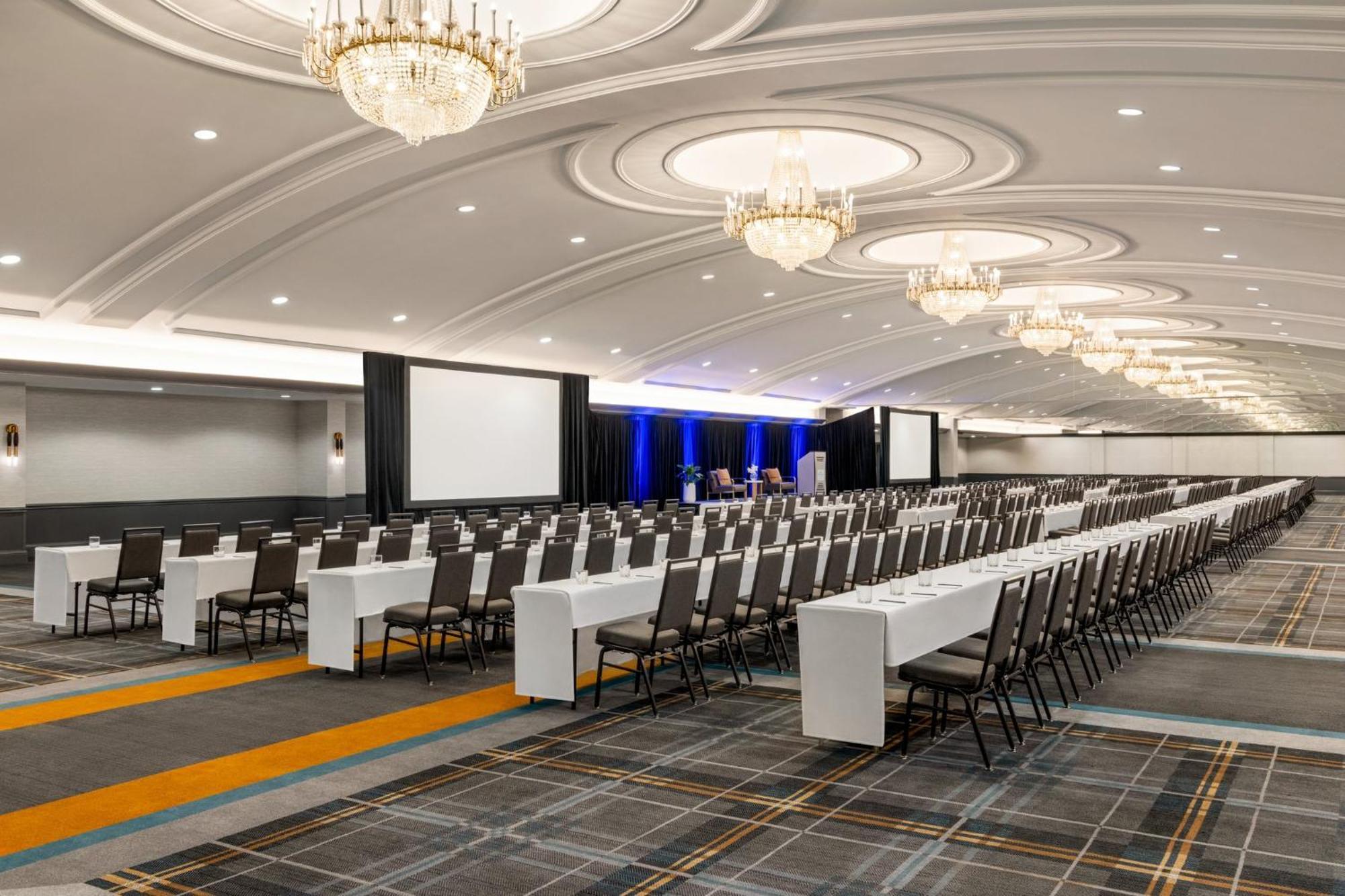 Crowne Plaza Louisville Airport Expo Ctr By Ihg Екстер'єр фото