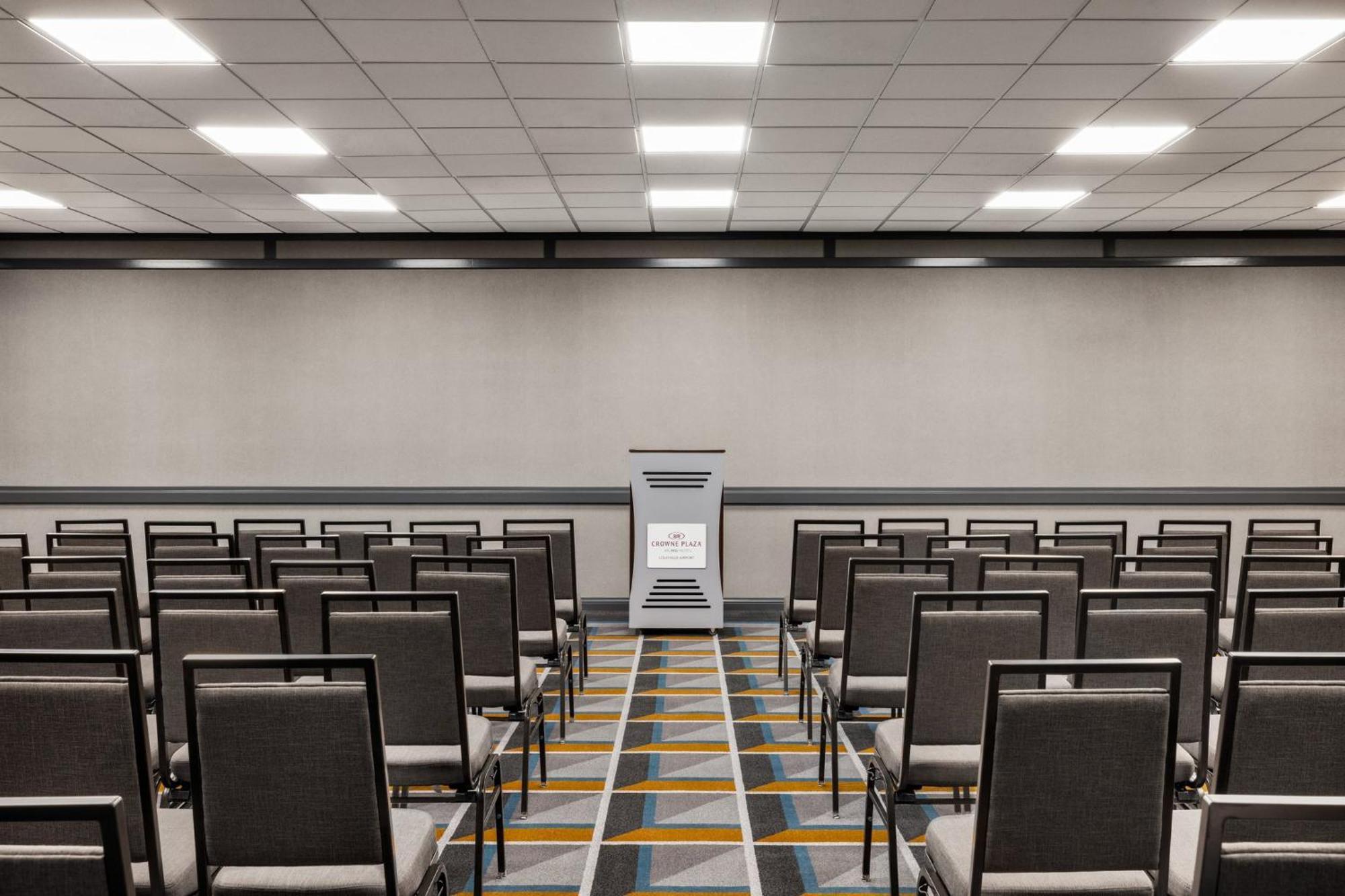 Crowne Plaza Louisville Airport Expo Ctr By Ihg Екстер'єр фото