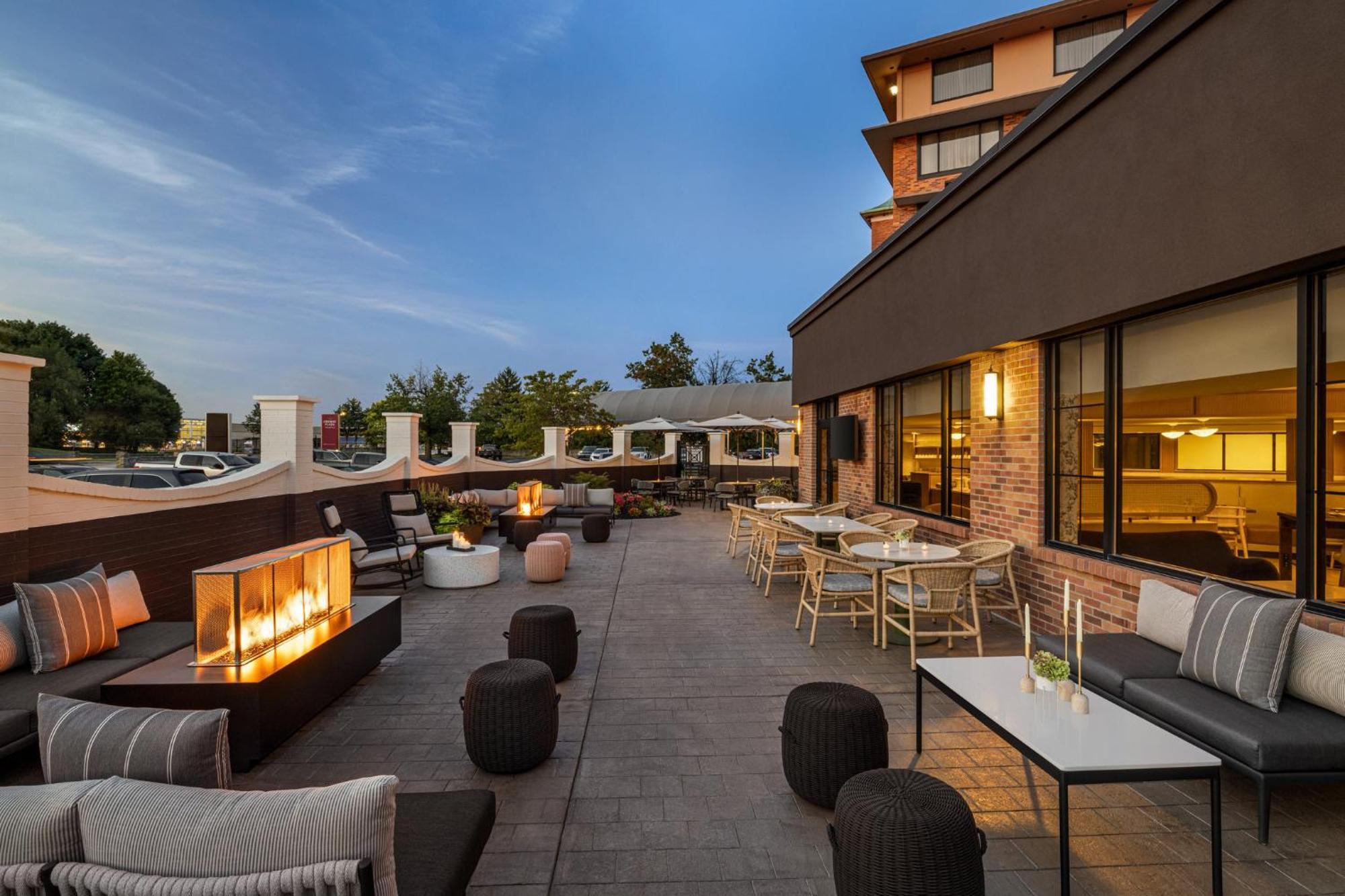 Crowne Plaza Louisville Airport Expo Ctr By Ihg Екстер'єр фото